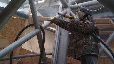 Розпочато ремонт пішохідного мосту на Столичному шосе