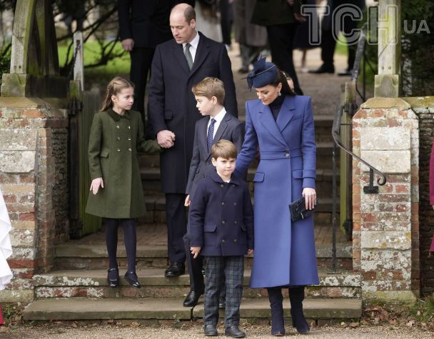 Принц і принцеса Уельські з дітьми / © Associated Press