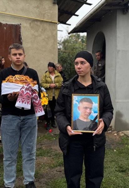 Похорони вбитих школярів на Вінниччині.