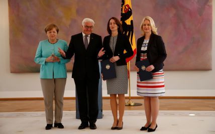 Меркель в брюках и коллеги в платьях: стильные дамы в правительстве Германии