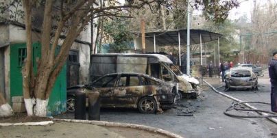 В окупованому Криму за ніч спалили дев'ять автомобілів