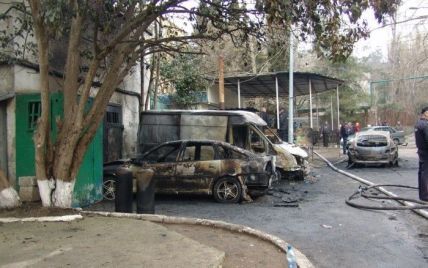 В оккупированном Крыму за ночь сожгли девять автомобилей