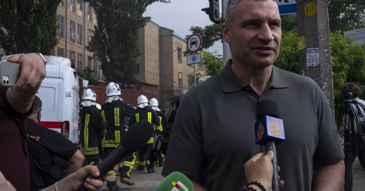 київ багатоповерхівка