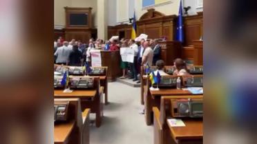 Мобилизацию продлили и не только ее! Верховная Рада приняла важные решения
