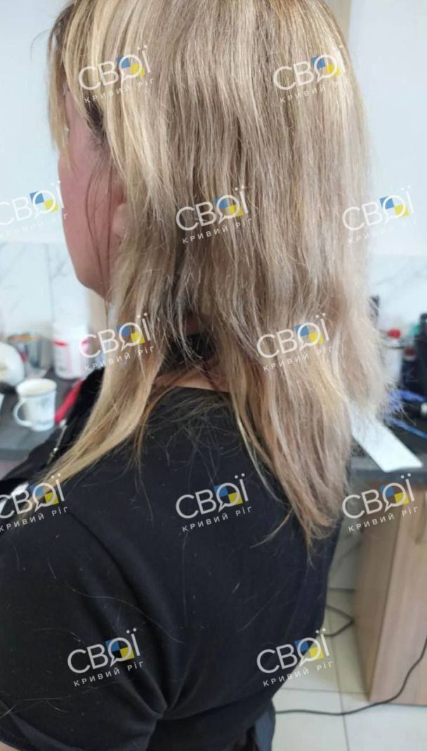 У Кривому Розі клієнтка з ножицями напала на перукарку. Фото/Telegram: 