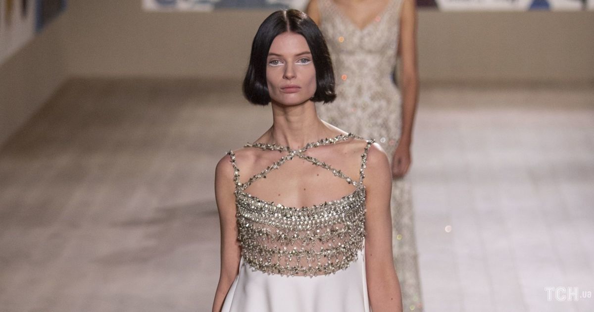 Показ Dior весна-лето 2022