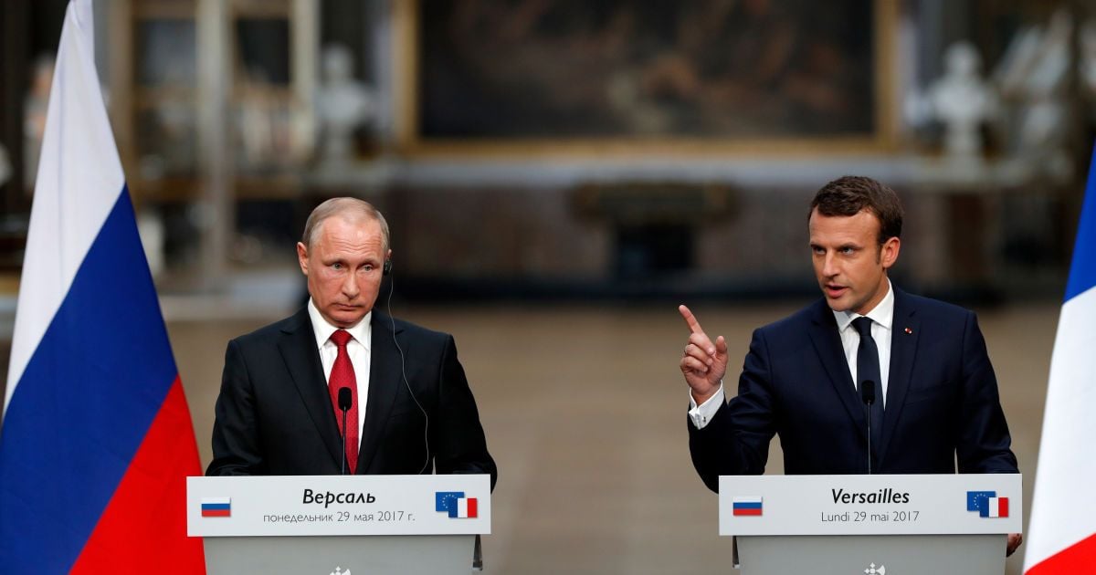 Владимир Путин и Эммануэль Макрон