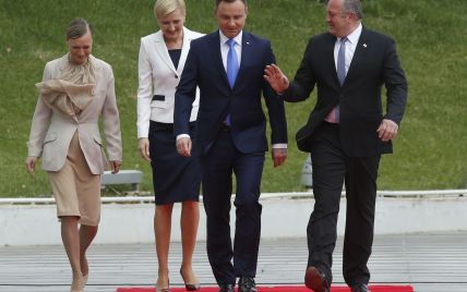 Тщательно готовились: жены президентов Грузии и Польши продемонстрировали элегантные образы