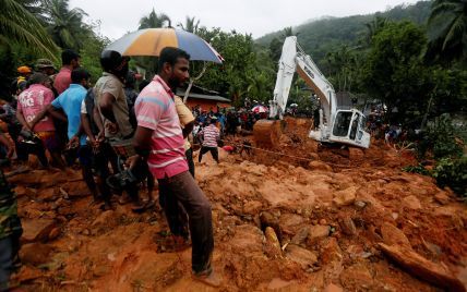 На Шри-Ланке самые мощные за последние 14 лет наводнения унесли жизни более 120 человек