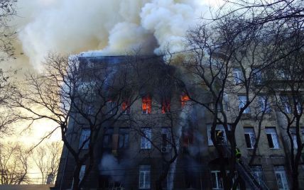 Глава Одессы назвал вероятную причину возгорания в колледже