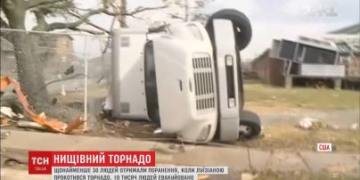 Тисячі американців евакуювали з штату Луїзіана через нищівне торнадо