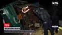 Водія затисло відбійником: у Рівненській області перекинулася вантажівка з соєю