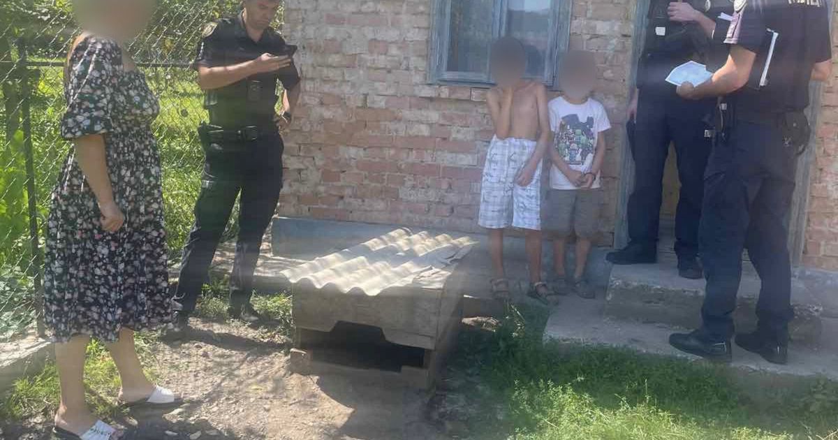 Мать пытала ребенка/Нацполиция Черновицкой области