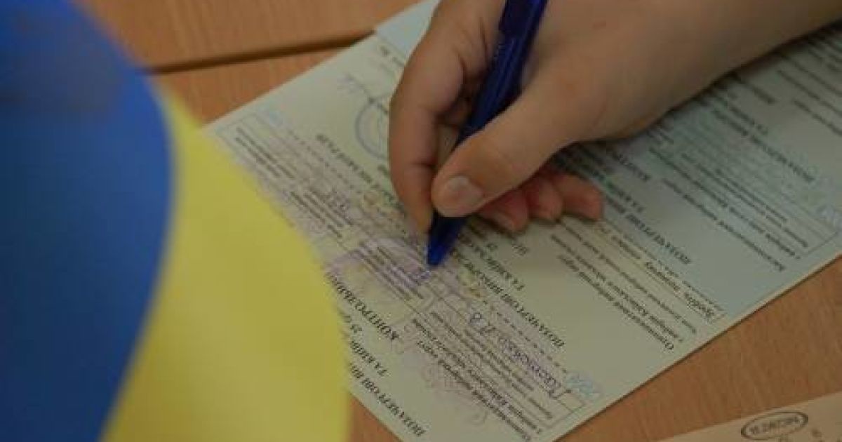Рада хочет запретить фотографировать бюллетени на выборах президента