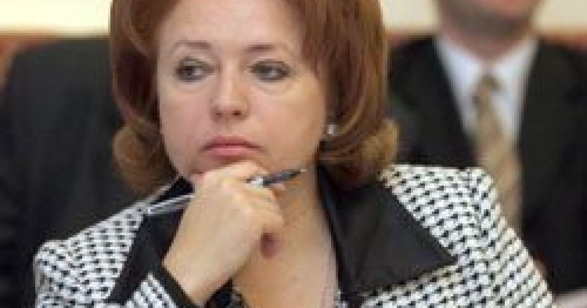 Карпачова просить Азарова дозволити Тимошенко обстежитися поза СІЗО