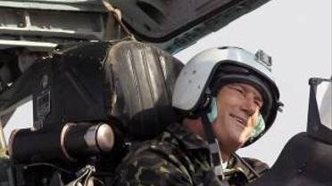 Ющенко сів за штурвал літака
