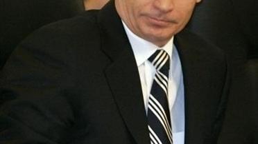 Путін очолив "єдиноросів"
