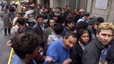 Луценко відкрив пункт для нелегалів