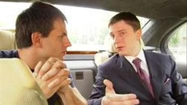 За Довгим шпигують?