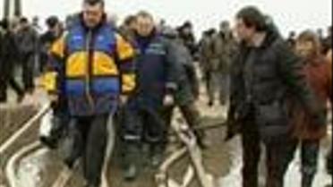 Як Віктор Янукович по калюжах у туфлях гуляв