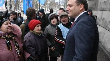 Облрада зібралася на вулиці