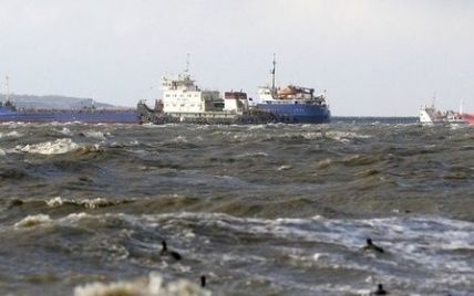 У Криму порти закрили через негоду