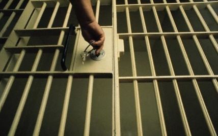 За спробу самогубства малазійцю загрожує в'язниця