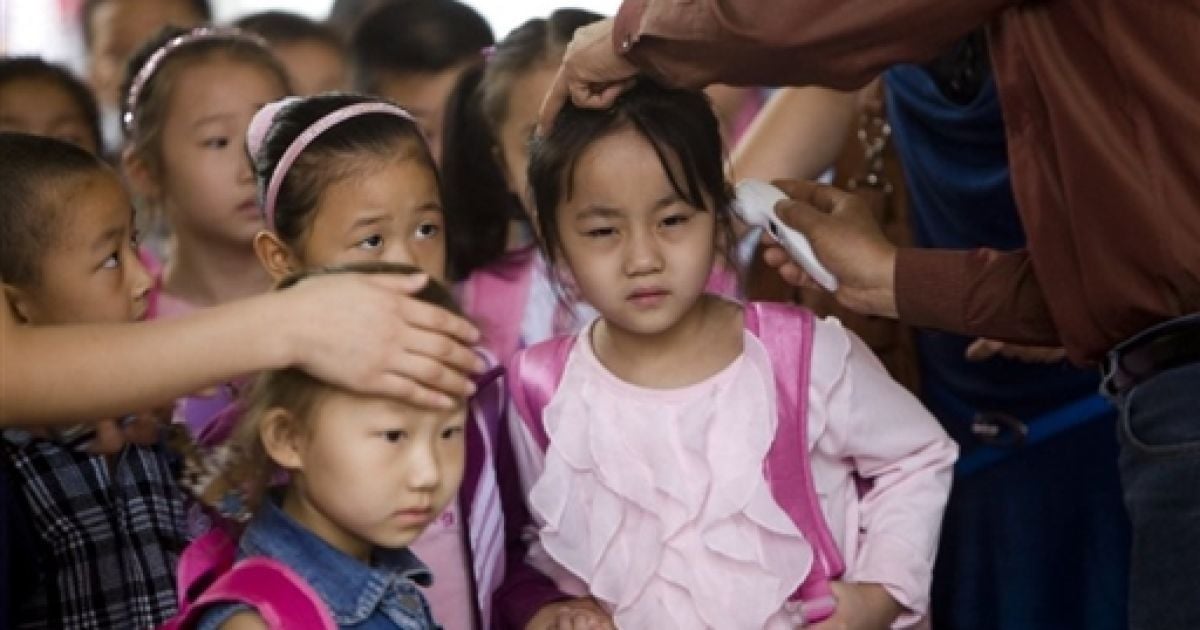 Китайські діти стали наймолодшими батьками в історії.