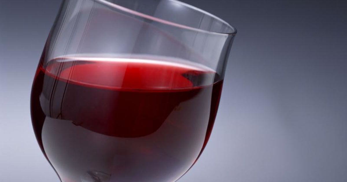 Заборону на дешевий алкоголь часто ігнорують