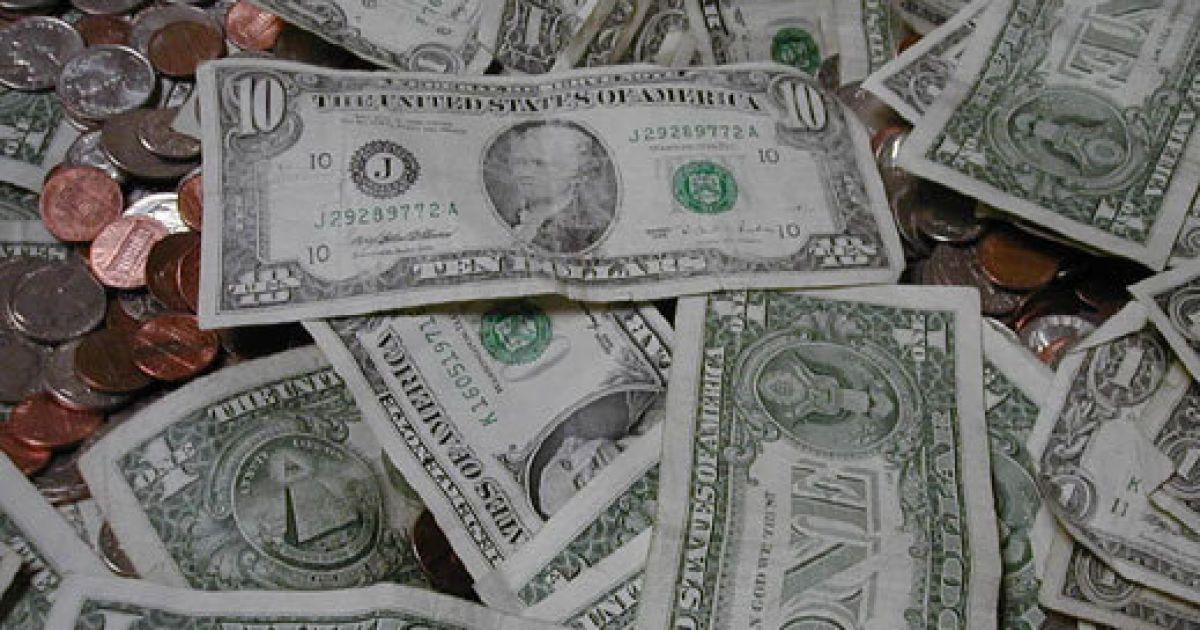 Наименший розрив між зарплатою верхівки і працівника нижчої ланки в скандинавських країнах.