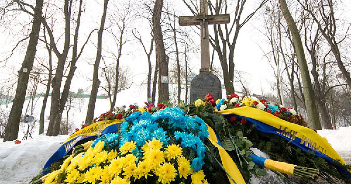 Україна вшановує пам'ять 300 студентів, які билися під Крутами