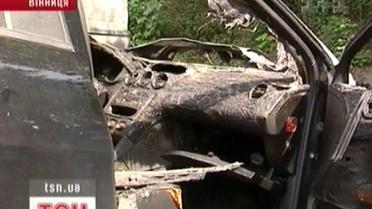 У Вінниці цієї ночі спалили машину колишнього начальника тюрми №1 Сергія Козаченка