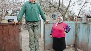Велетень на тракторі