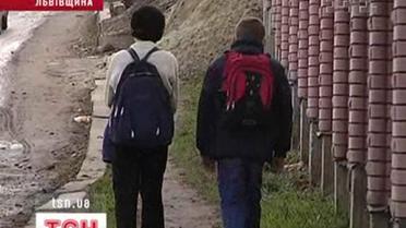 Дорослі ігри збоченців-недолітків