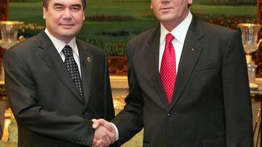 Ющенко відвідає Туркменистан