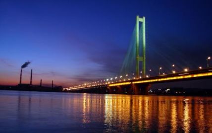 На Південному мосту у Києві обмежать рух до ранку неділі