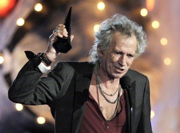 Легендарний гітарист The Rolling Stones уперше став прадідусем: онука замилувала першим фото малечі