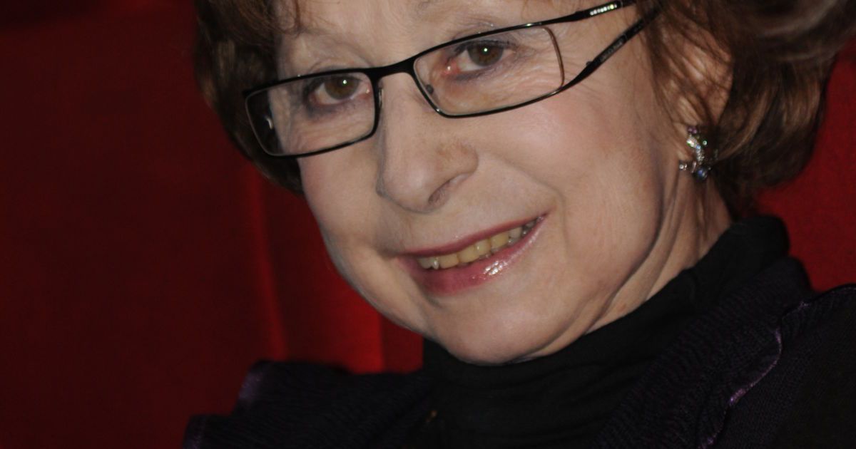 Лия Ахеджакова