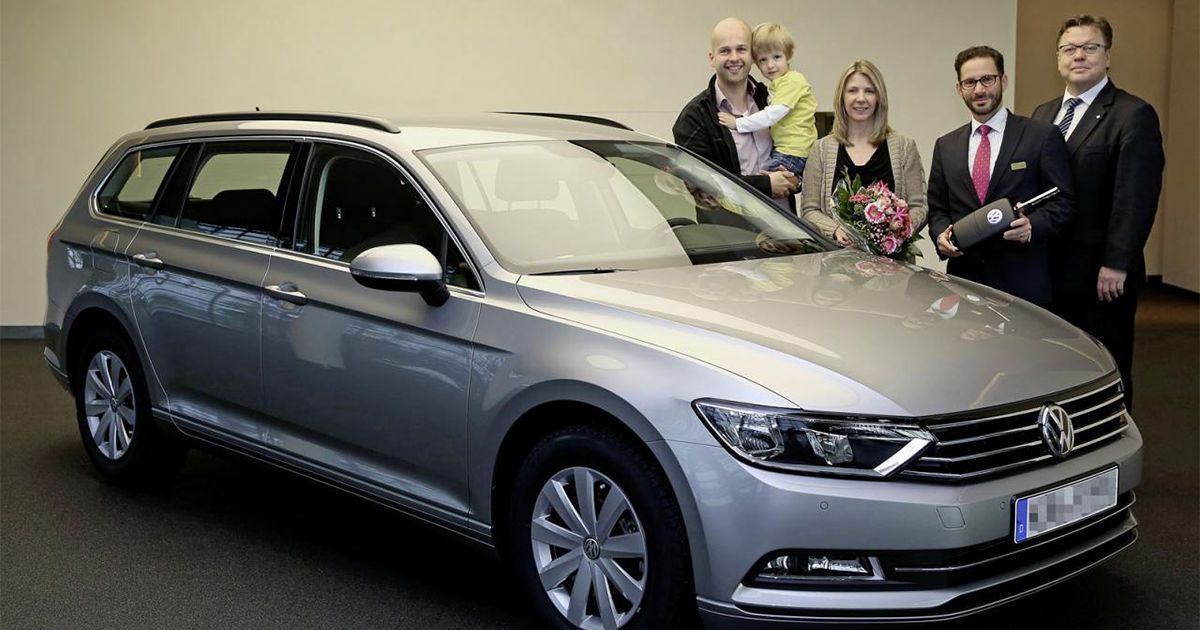 Volkswagen реализовал первый Passat нового поколения