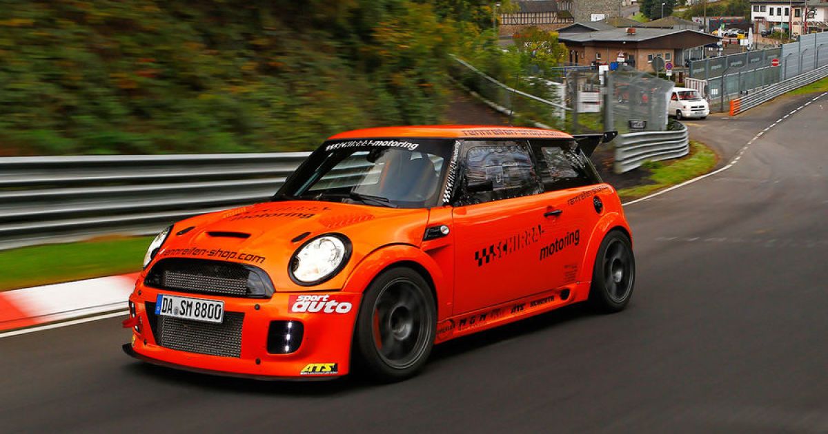 MINI Cooper побил рекорд Нюрбургринга