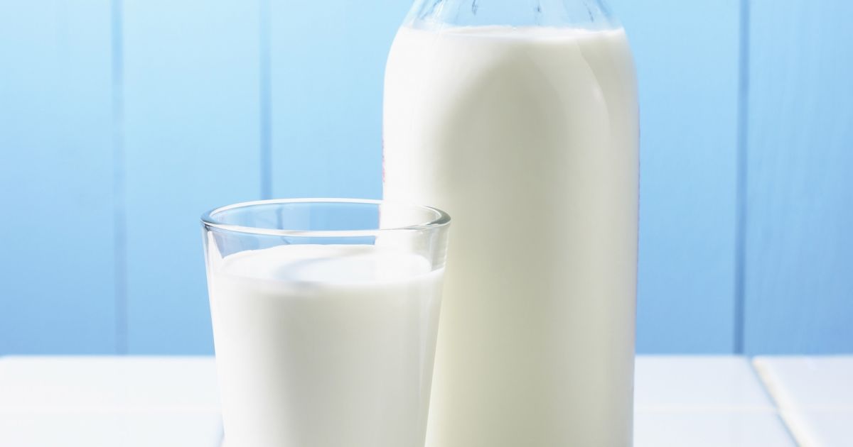 Почему молоко не киснет и горчит - секрет “вечного” молока раскрыли в Роскачестве