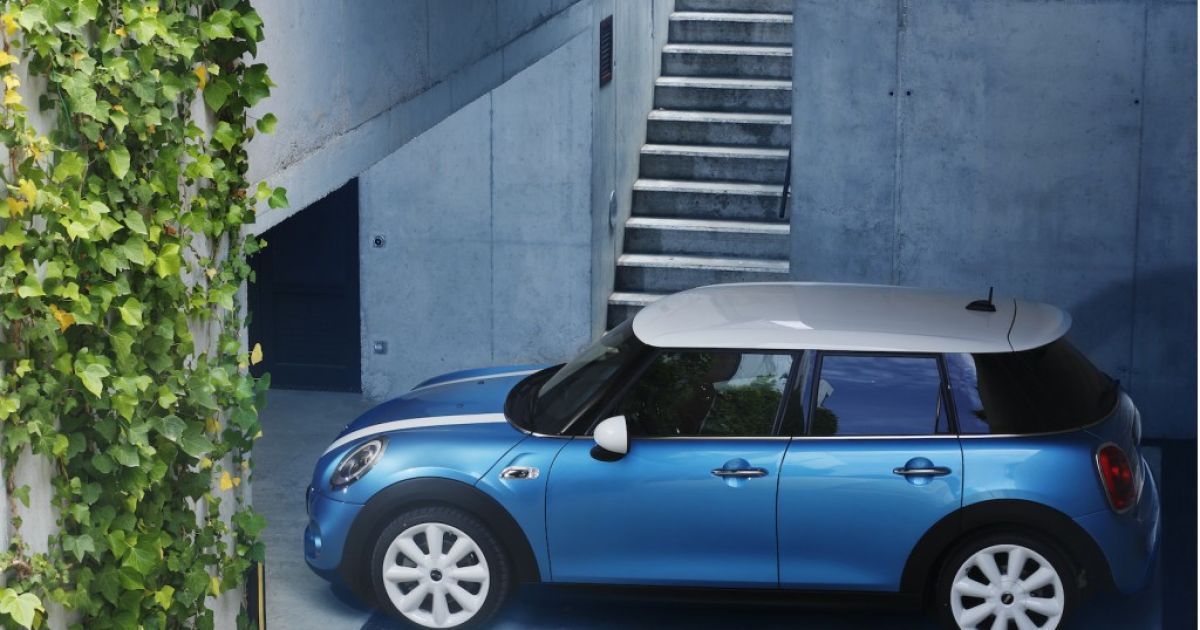 MINI Cooper 5 door