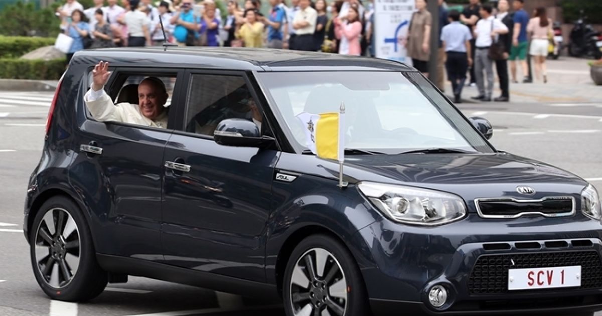 Папа Римский выбрал Kia Soul