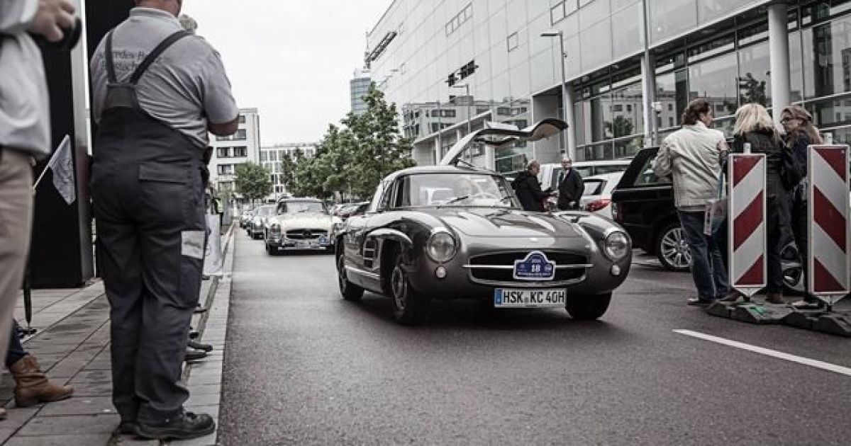 В Мюнхен "слетелись" все поколения Mercedes-Benz 300SL