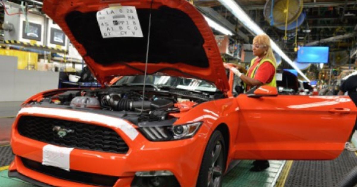 Ford запустил в серийное производство новый Mustang