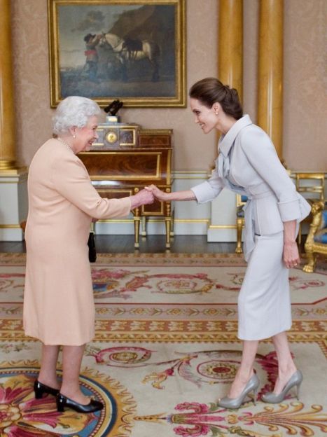 Анджелина Джоли и королева Елизавета II / © Getty Images/Fotobank