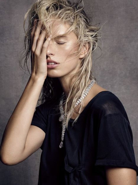 Каролина Куркова в фотосессии для испанского Vogue / © 