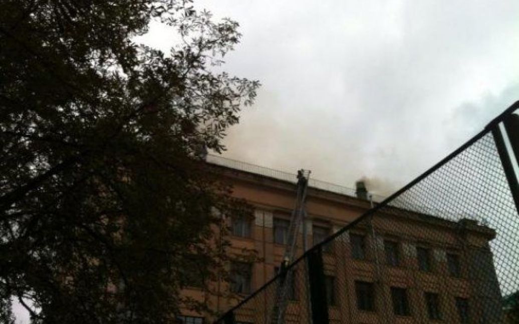 Пожежники загасили вогонь в університеті Богомольця / © Вести