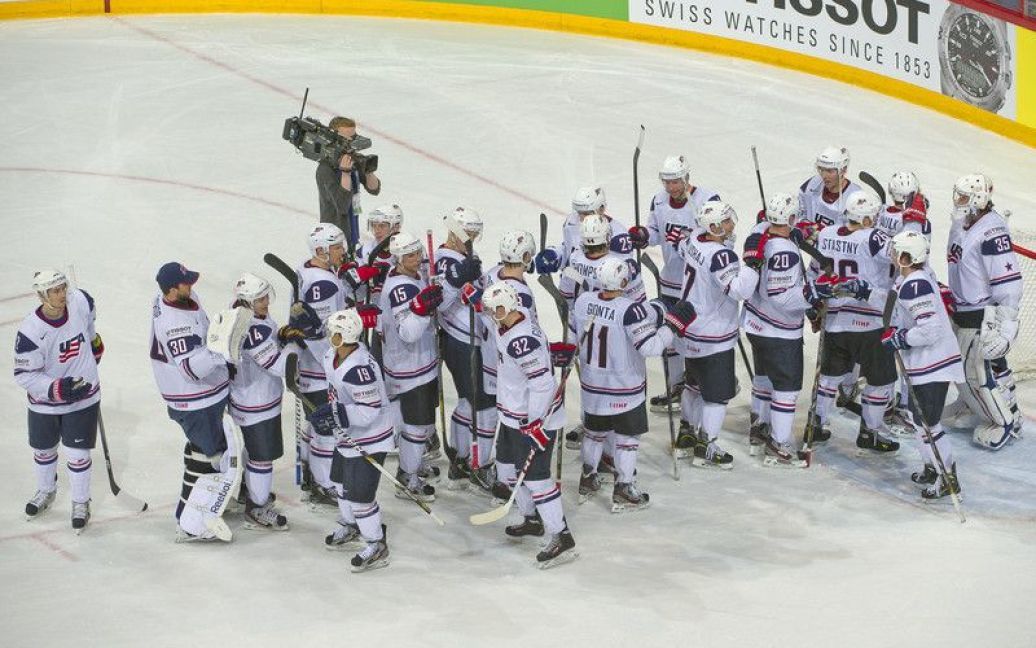 Збірна США святкує перемогу над росіянами / © Фото EPA/UPG
