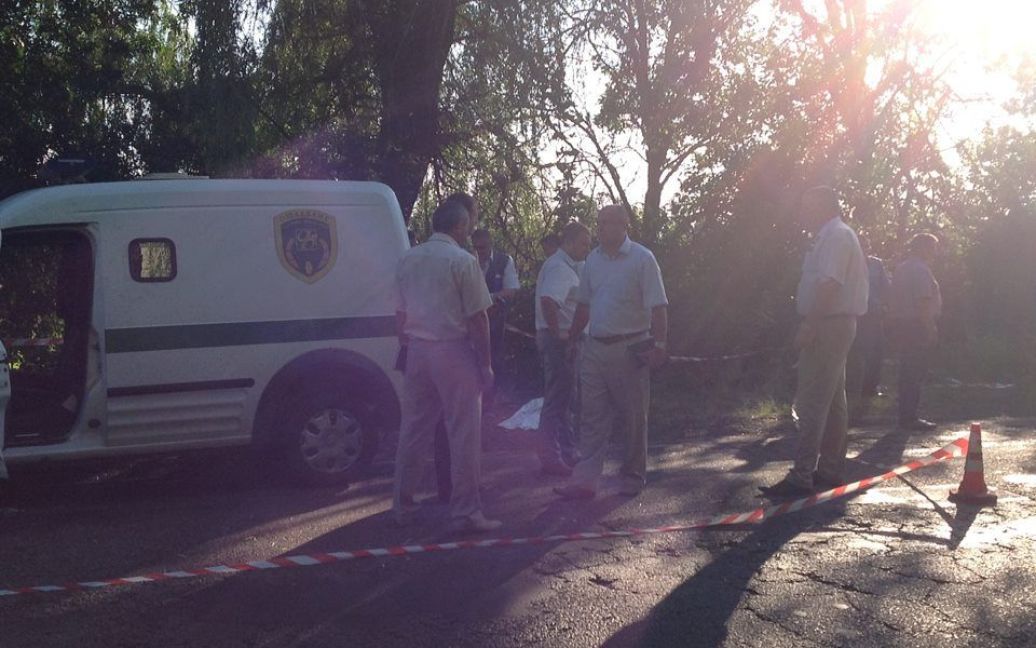 Інкасатор розстріляв напарника та водія і зник разом з усіма грошима / © ТСН.ua